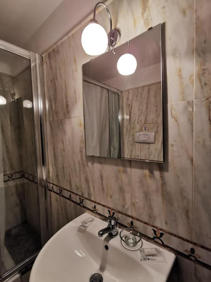 Deluxe B&B Napoli Central Station Exterior foto